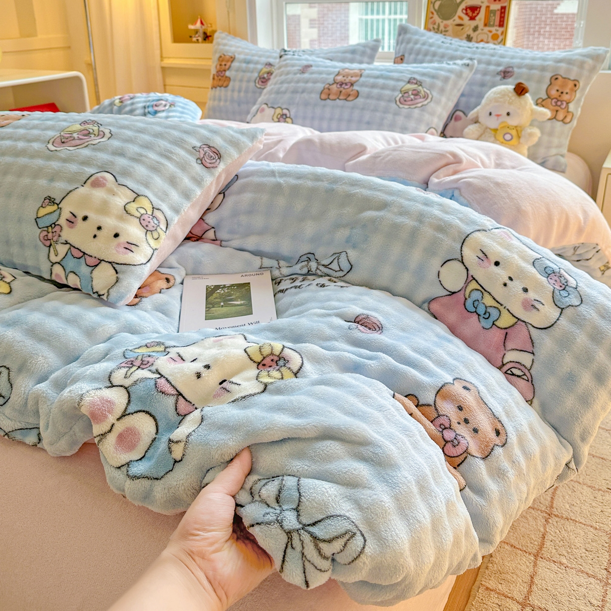 91家纺网 家纺一手货源 找家纺 N先生+V 13814689556 发大图/买家秀 2025新款260克高克重泡泡绒牛奶绒四件套 蛋糕猫咪