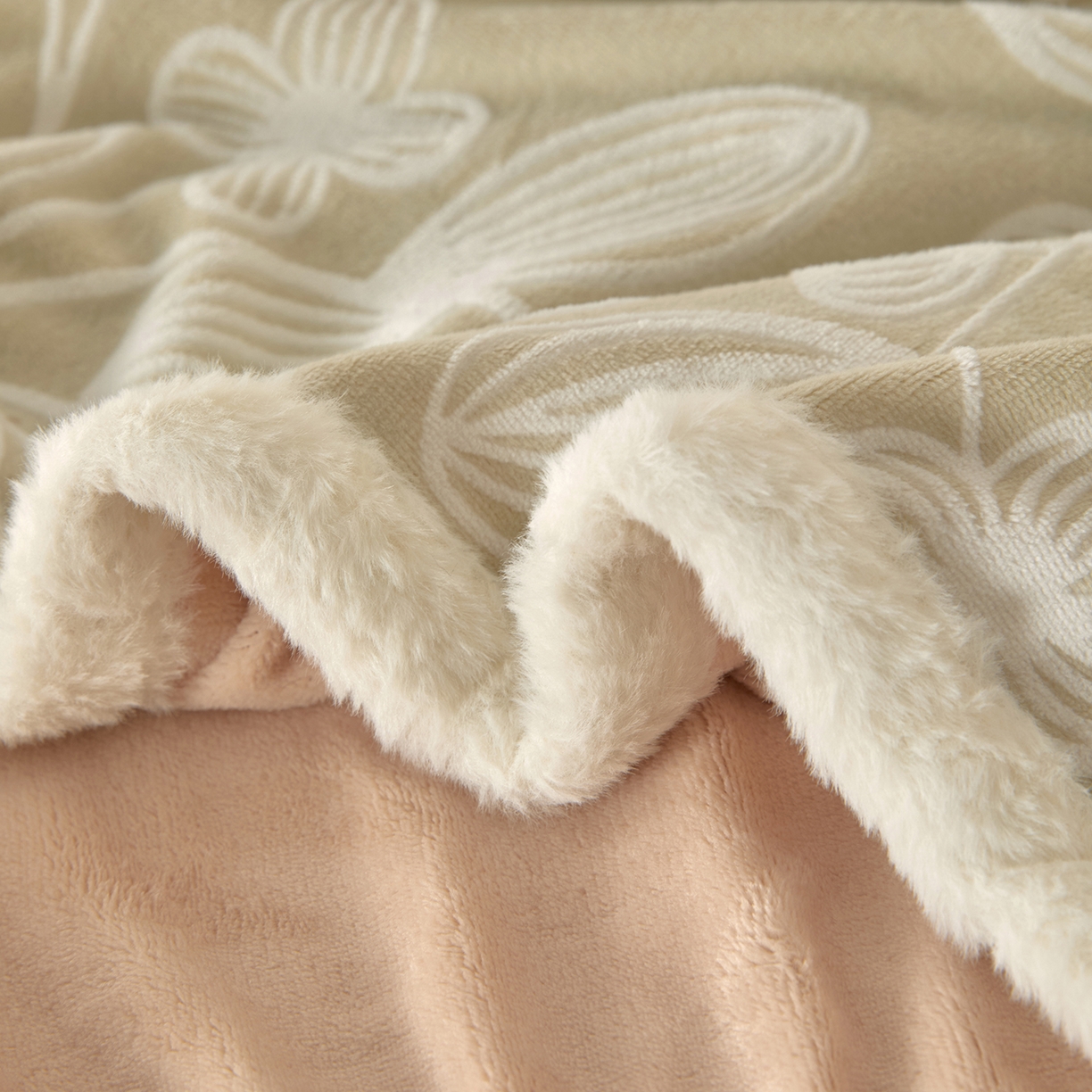 91家纺网 家纺一手货源 找家纺 绒城 2025新款高克重雕花牛奶绒单床笠床笠单件 简素