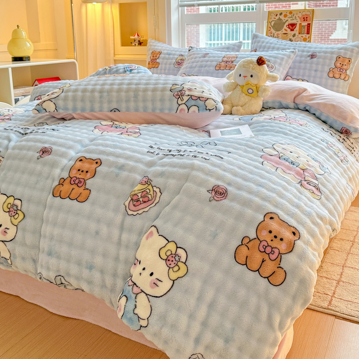 91家纺网 家纺一手货源 找家纺 N先生+V 13814689556 发大图/买家秀 2025新款260克高克重泡泡绒牛奶绒四件套 蛋糕猫咪