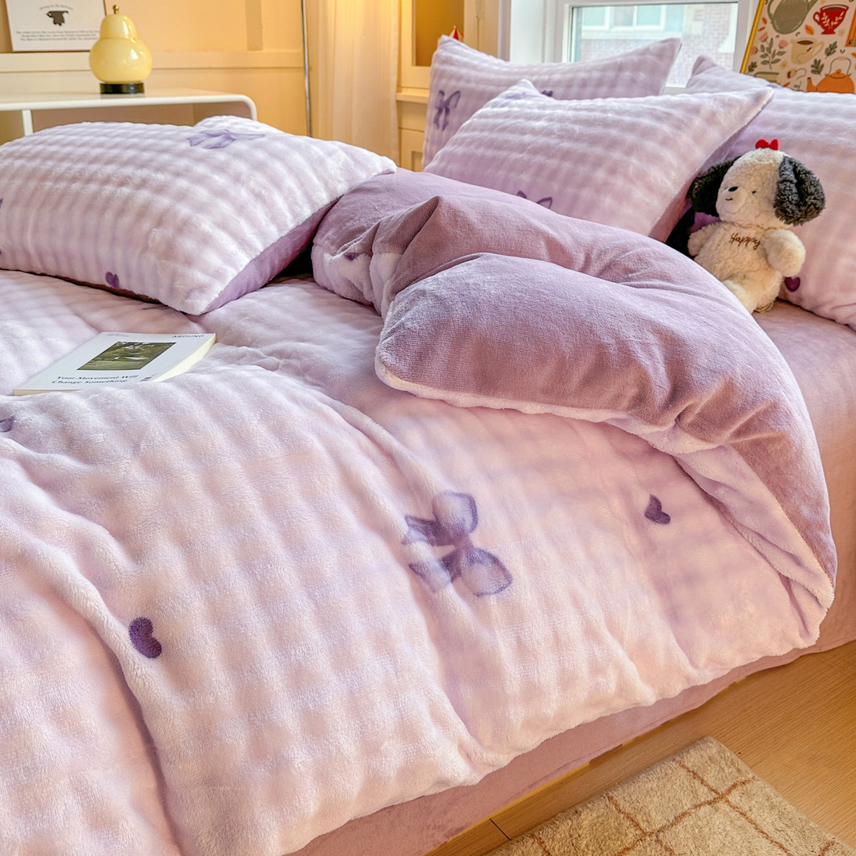 91家纺网 家纺一手货源 找家纺 N先生+V 13814689556 发大图/买家秀 2025新款260克高克重泡泡绒牛奶绒四件套 蝴蝶结紫