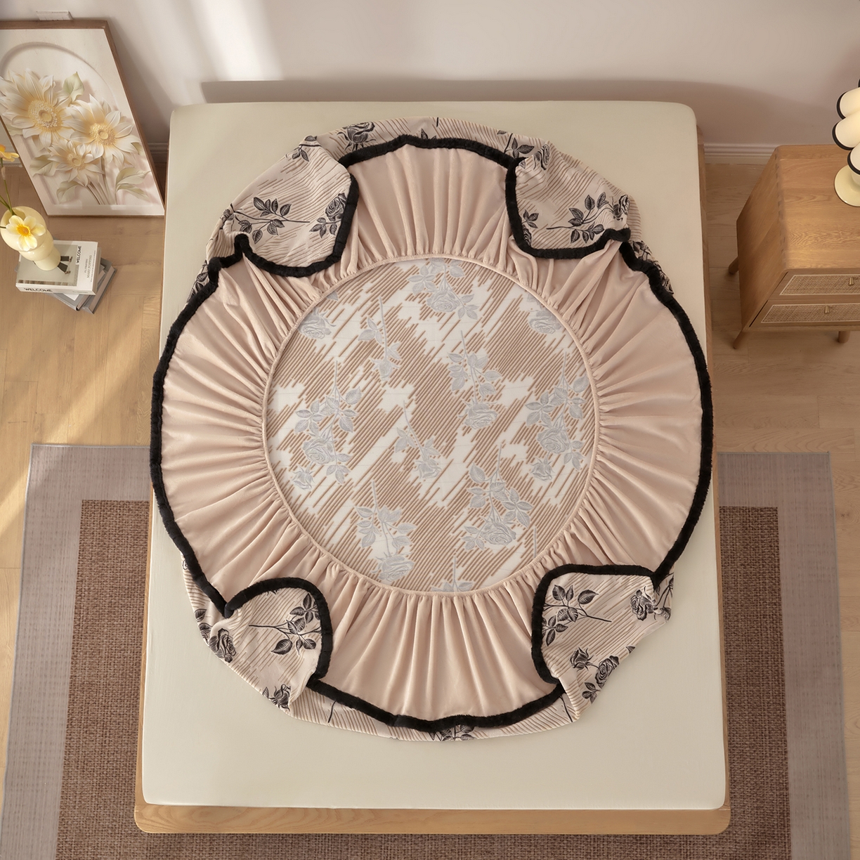 91家纺网 家纺一手货源 找家纺 绒城 2025新款高克重雕花牛奶绒单床笠床笠单件 玫瑰