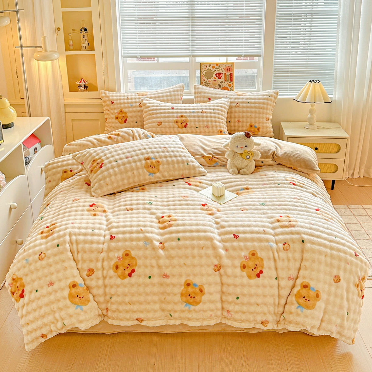 91家纺网 家纺一手货源 找家纺 N先生+V 13814689556 发大图/买家秀 2025新款260克高克重泡泡绒牛奶绒四件套 黄油小熊