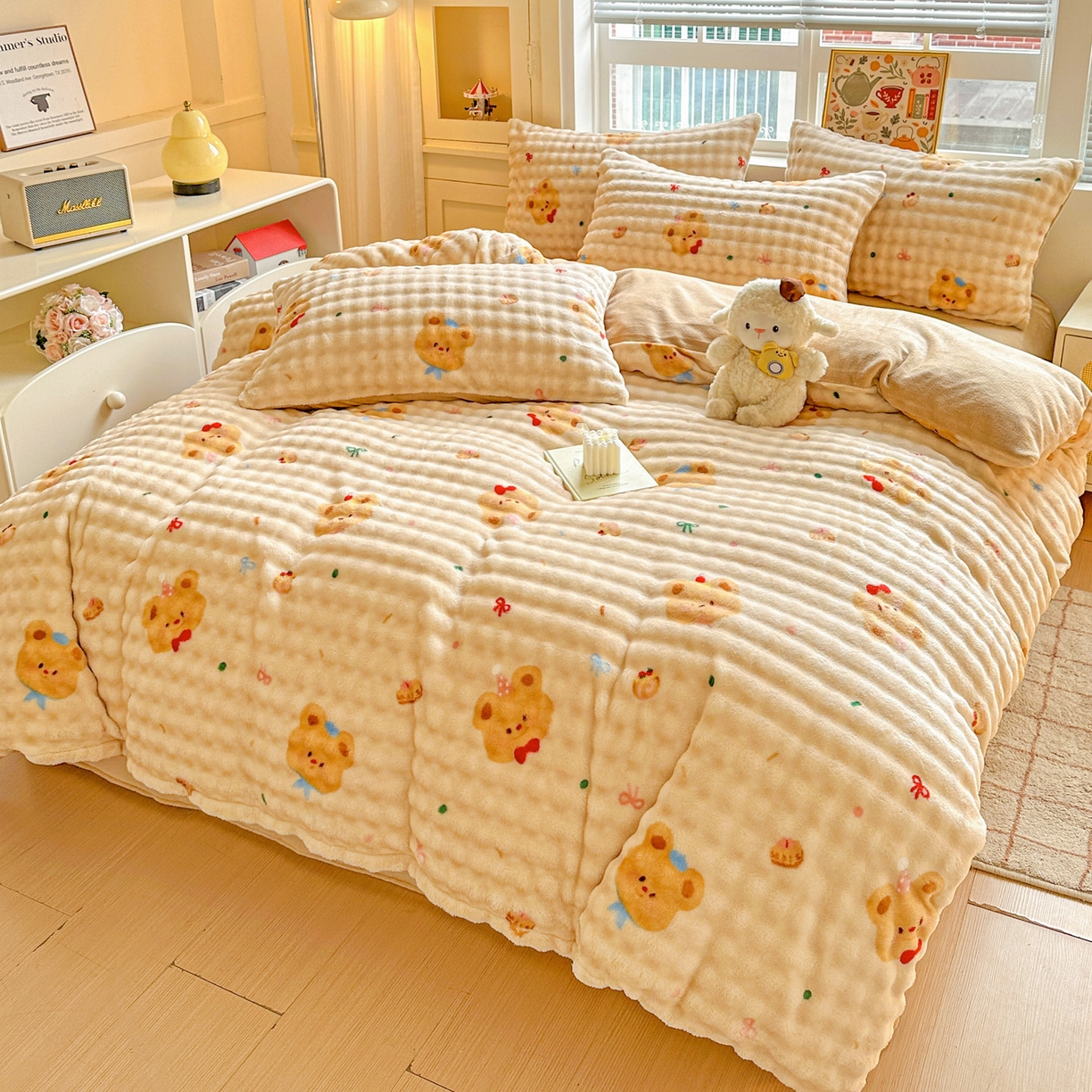 91家纺网 家纺一手货源 找家纺 N先生+V 13814689556 发大图/买家秀 2025新款260克高克重泡泡绒牛奶绒四件套 黄油小熊