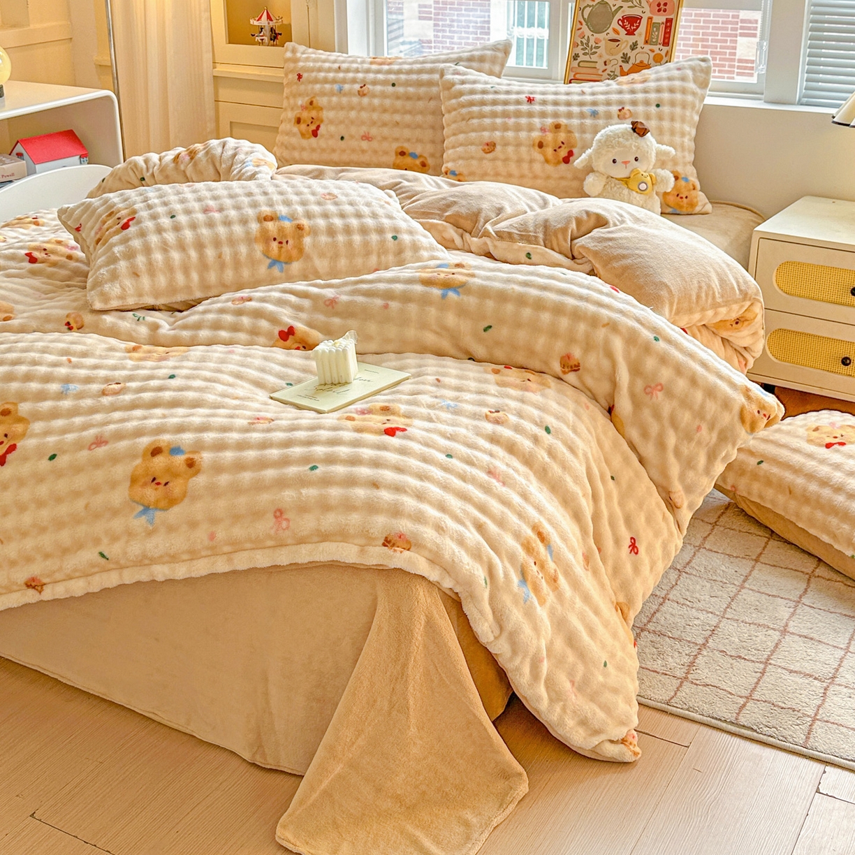 91家纺网 家纺一手货源 找家纺 N先生+V 13814689556 发大图/买家秀 2025新款260克高克重泡泡绒牛奶绒四件套 黄油小熊