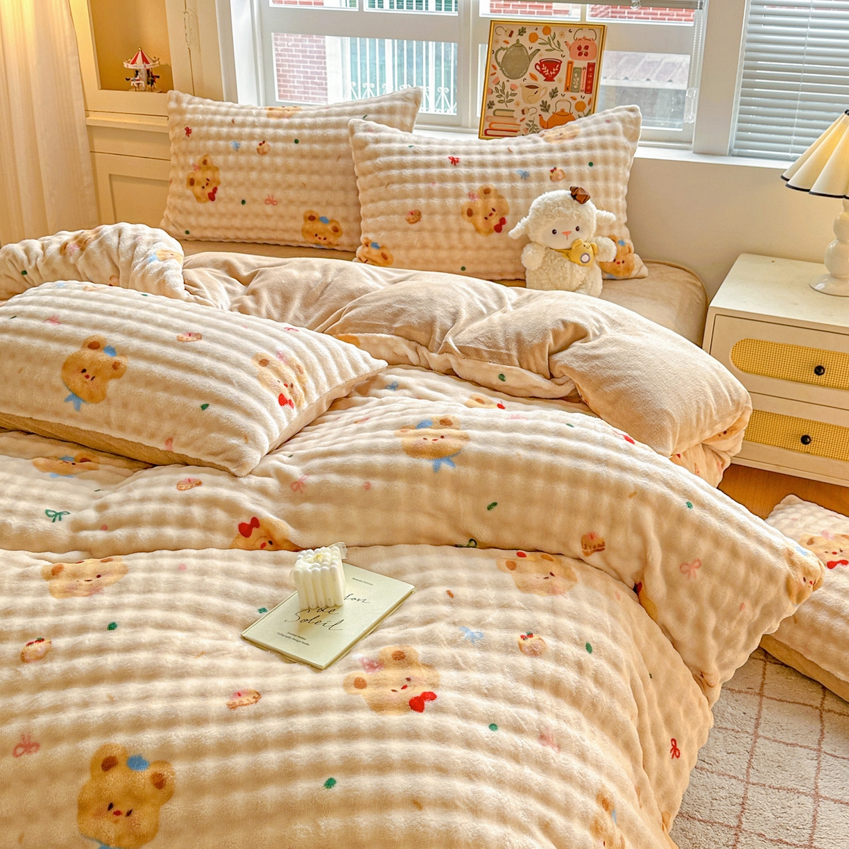 91家纺网 家纺一手货源 找家纺 N先生+V 13814689556 发大图/买家秀 2025新款260克高克重泡泡绒牛奶绒四件套 黄油小熊