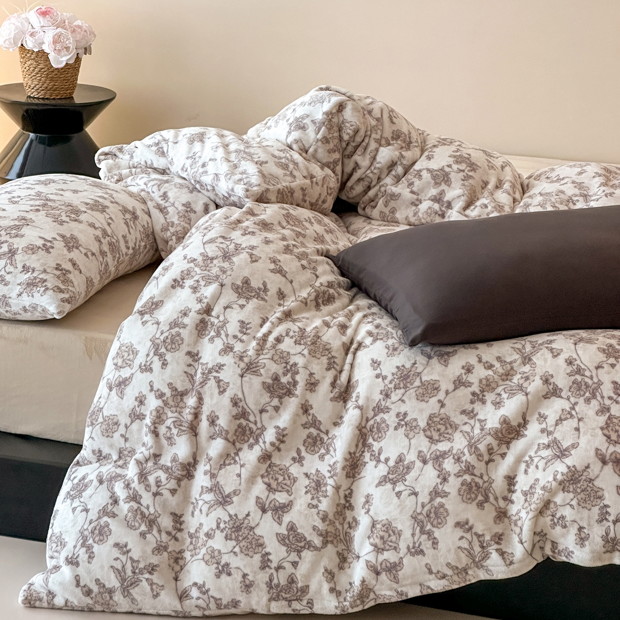 91家纺网 家纺一手货源 找家纺 （总）时光里 2025新款230克全消光印花牛奶绒系列单被套