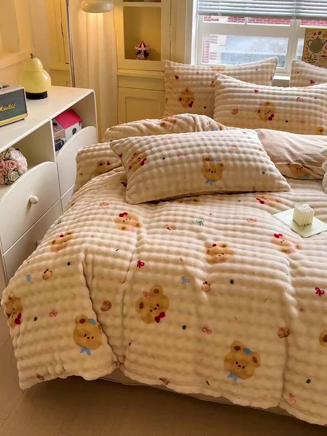 91家纺网 家纺一手货源 找家纺 N先生+V 13814689556 发大图/买家秀 2025新款260克高克重泡泡绒牛奶绒四件套 黄油小熊