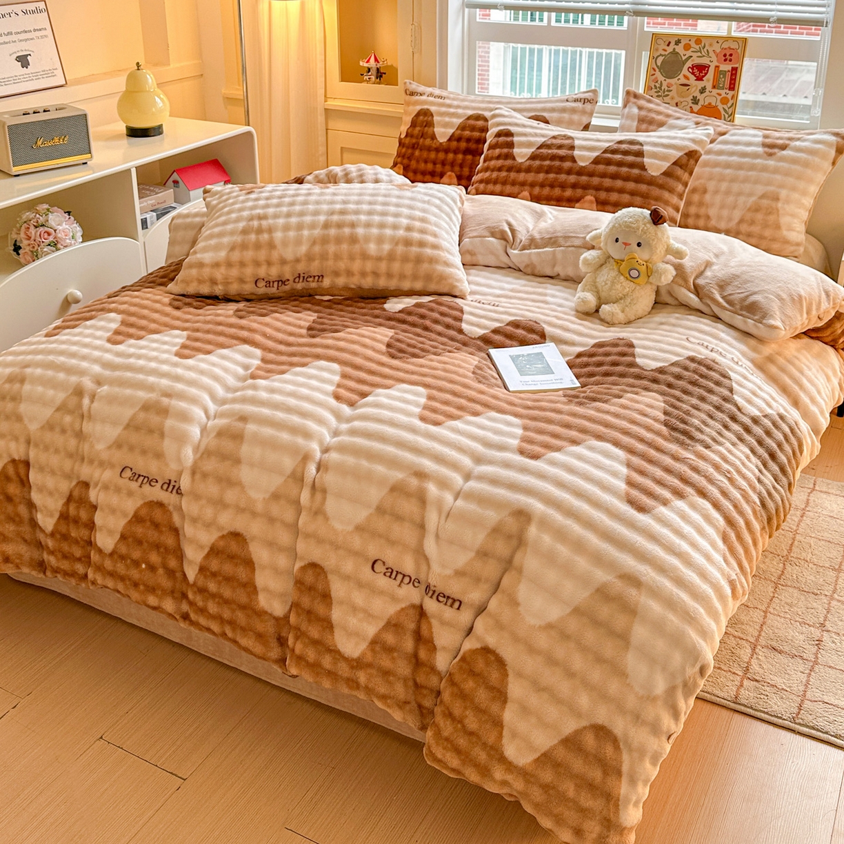 91家纺网 家纺一手货源 找家纺 N先生+V 13814689556 发大图/买家秀 2025新款260克高克重泡泡绒牛奶绒四件套 简约波浪