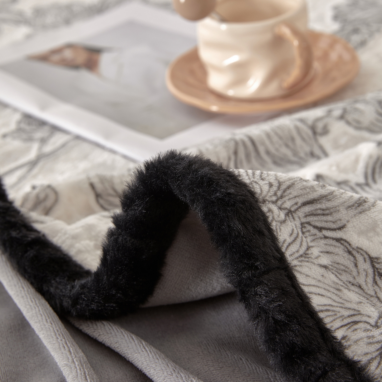 91家纺网 家纺一手货源 找家纺 绒城 2025新款高克重雕花牛奶绒单床笠床笠单件 木瑾