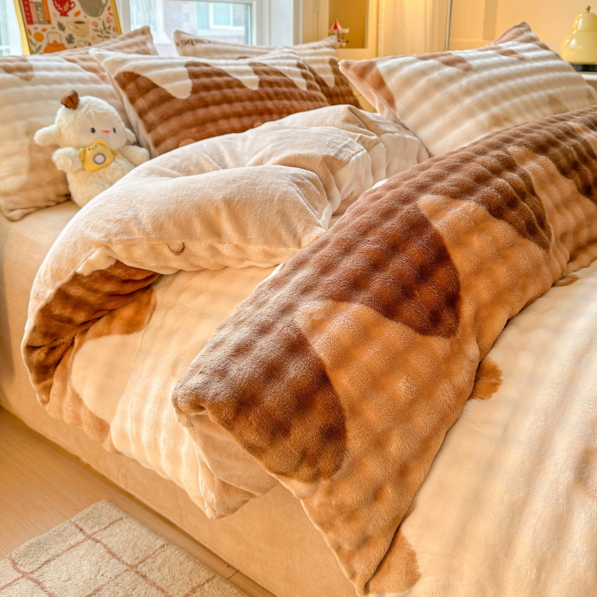 91家纺网 家纺一手货源 找家纺 N先生+V 13814689556 发大图/买家秀 2025新款260克高克重泡泡绒牛奶绒四件套 简约波浪