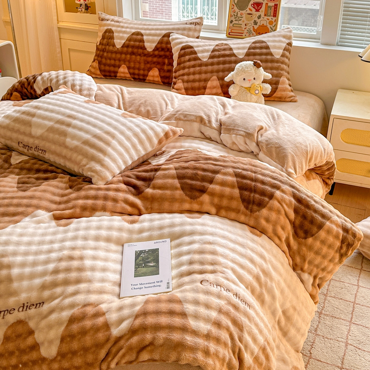 91家纺网 家纺一手货源 找家纺 N先生+V 13814689556 发大图/买家秀 2025新款260克高克重泡泡绒牛奶绒四件套 简约波浪