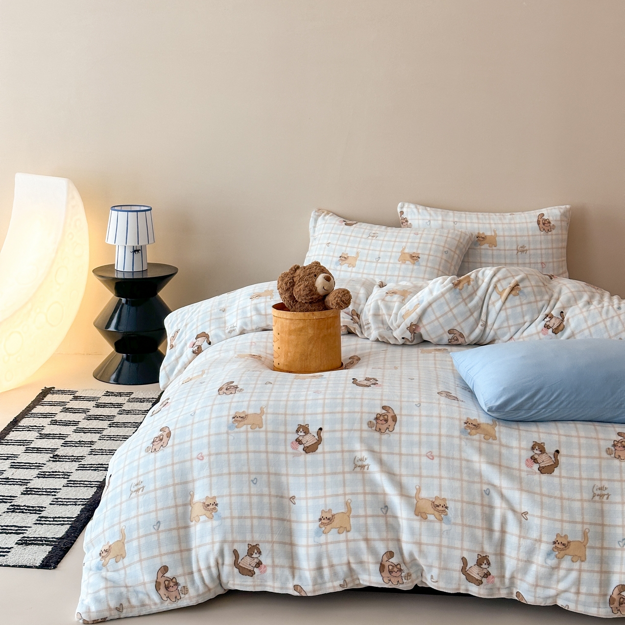 91家纺网 家纺一手货源 找家纺 时光里 2025新款230克全消光印花10色专版花型四件套 线团小咪