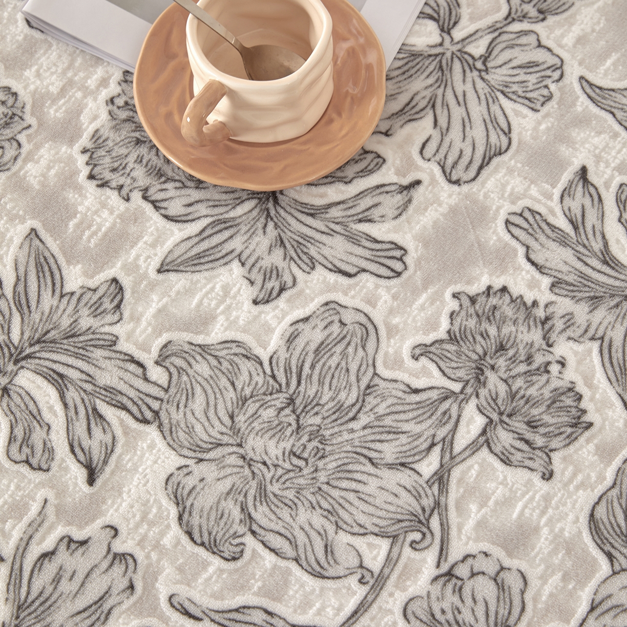 91家纺网 家纺一手货源 找家纺 绒城 2025新款高克重雕花牛奶绒单床笠床笠单件 木瑾