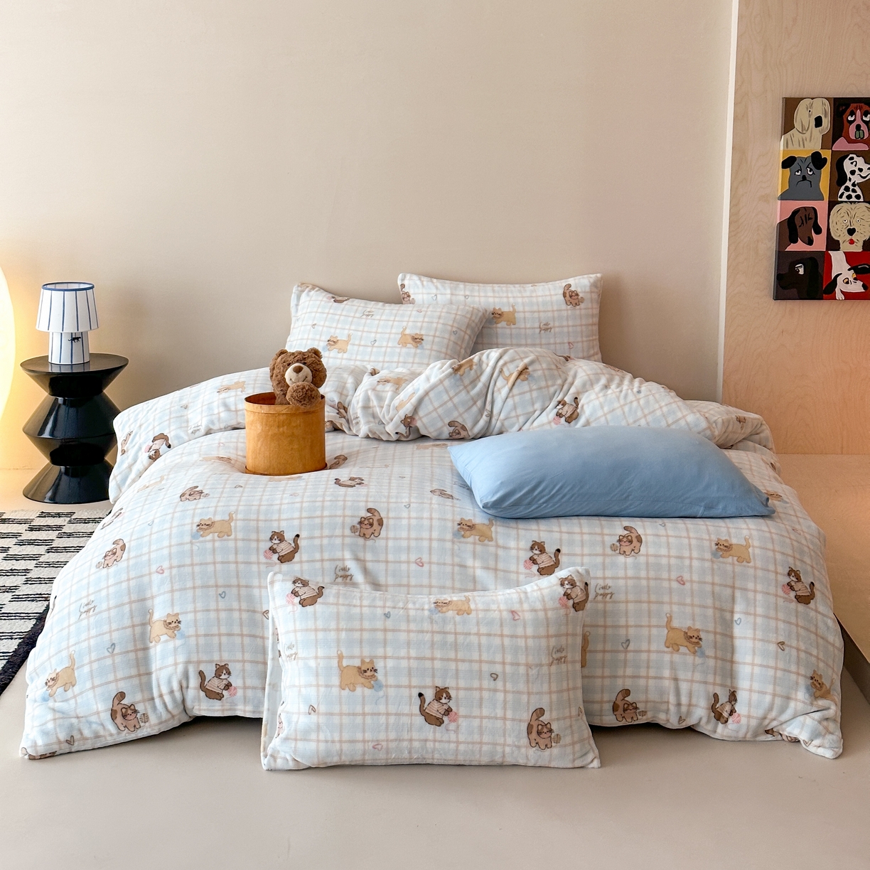 91家纺网 家纺一手货源 找家纺 时光里 2025新款230克全消光印花10色专版花型四件套 线团小咪