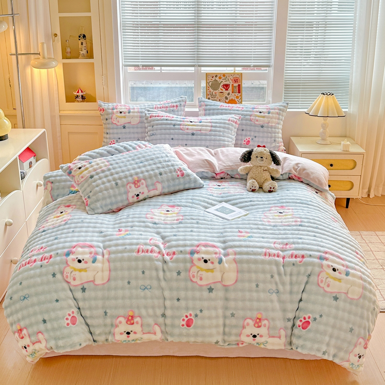 91家纺网 家纺一手货源 找家纺 N先生+V 13814689556 发大图/买家秀 2025新款260克高克重泡泡绒牛奶绒四件套 可爱西高地