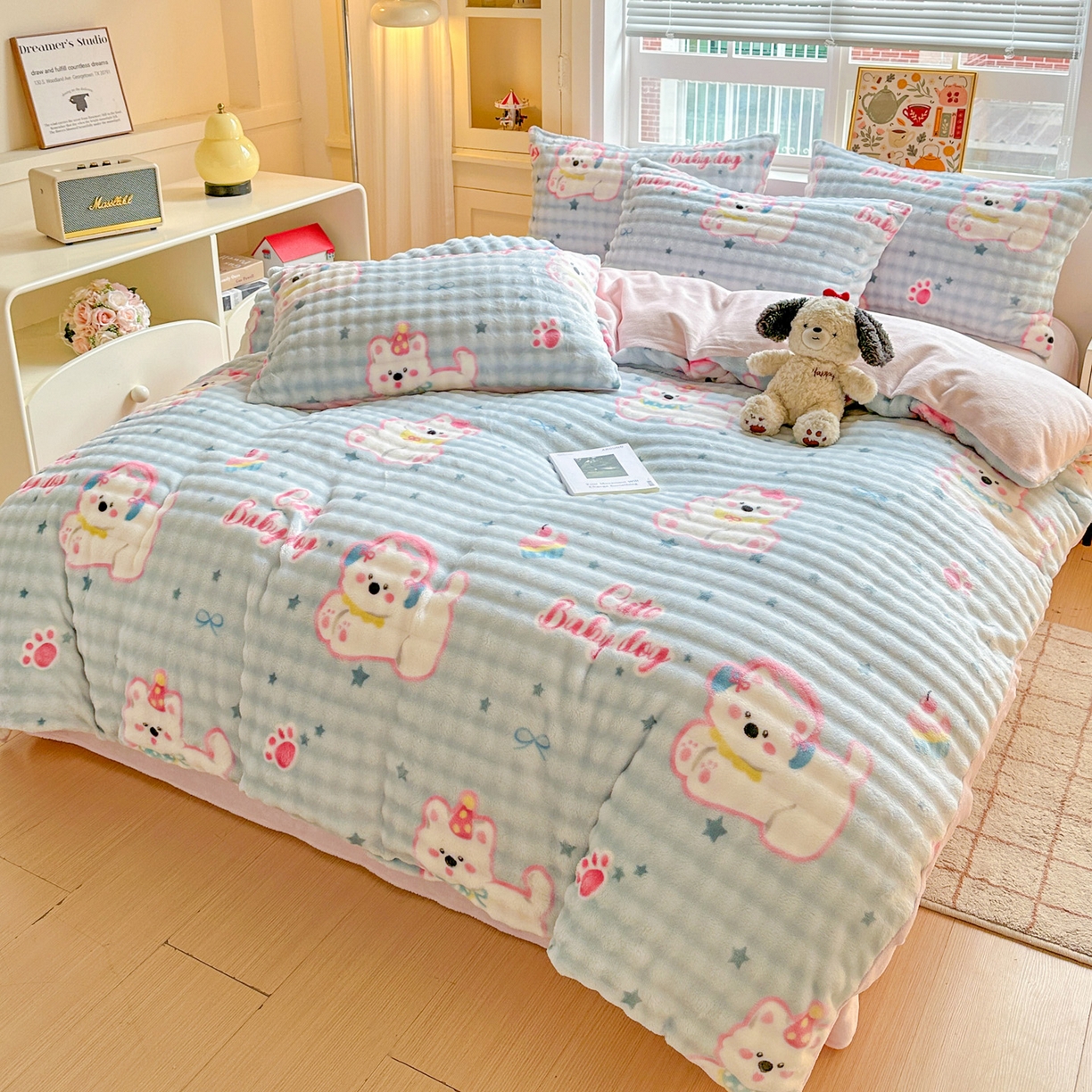 91家纺网 家纺一手货源 找家纺 N先生+V 13814689556 发大图/买家秀 2025新款260克高克重泡泡绒牛奶绒四件套 可爱西高地