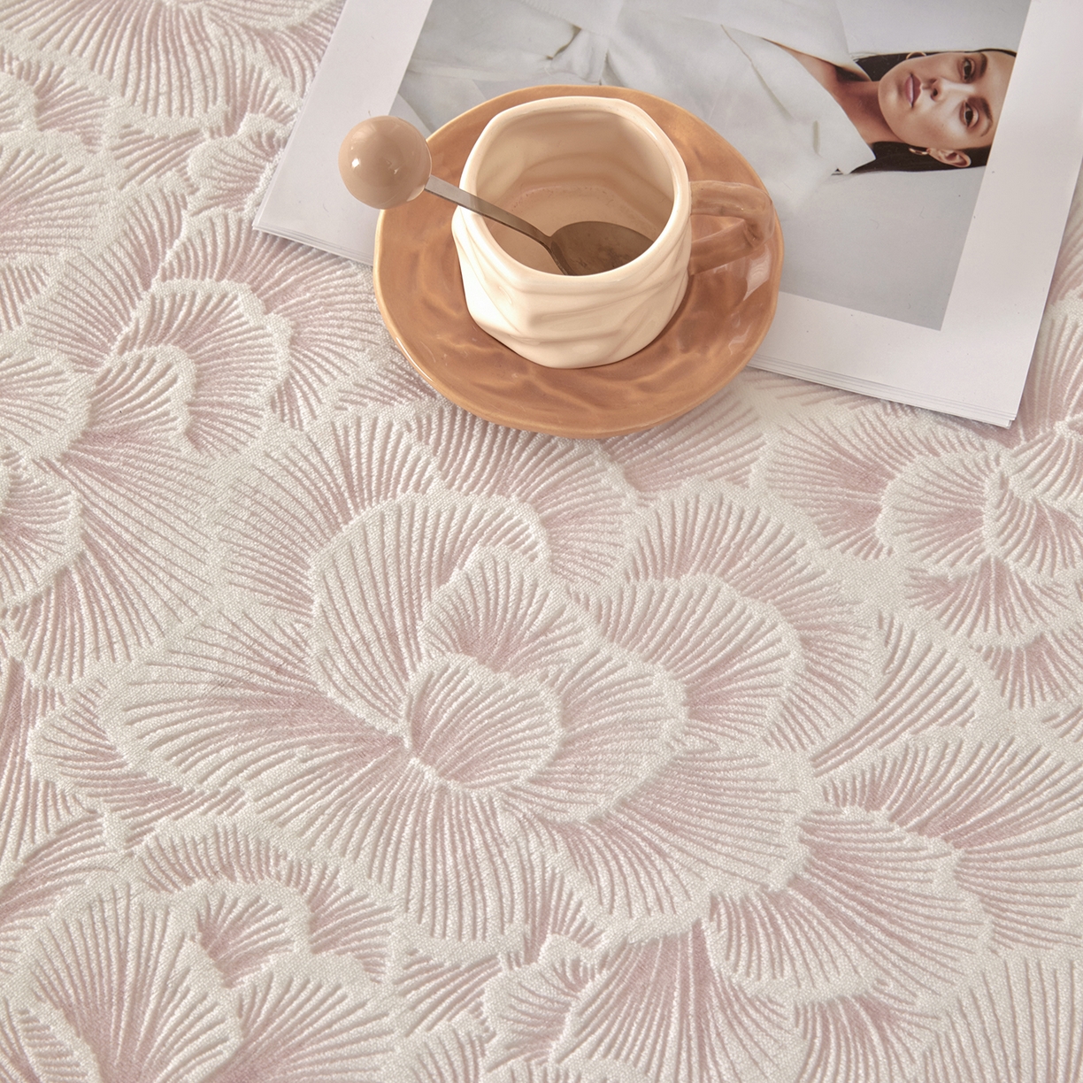 91家纺网 家纺一手货源 找家纺 绒城 2025新款高克重雕花牛奶绒单床笠床笠单件 慕雪