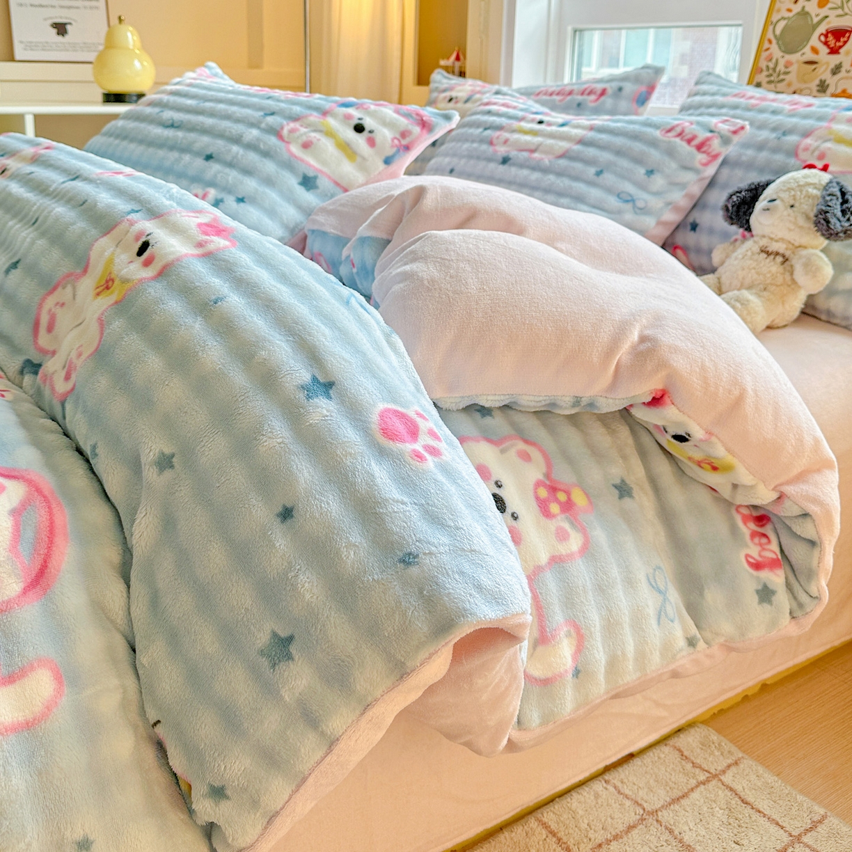 91家纺网 家纺一手货源 找家纺 N先生+V 13814689556 发大图/买家秀 2025新款260克高克重泡泡绒牛奶绒四件套 可爱西高地