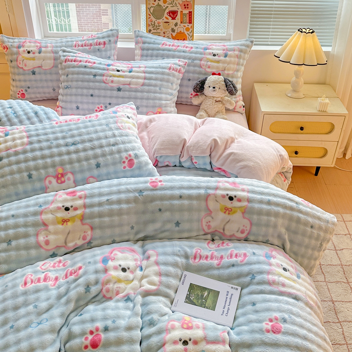 91家纺网 家纺一手货源 找家纺 N先生+V 13814689556 发大图/买家秀 2025新款260克高克重泡泡绒牛奶绒四件套 可爱西高地