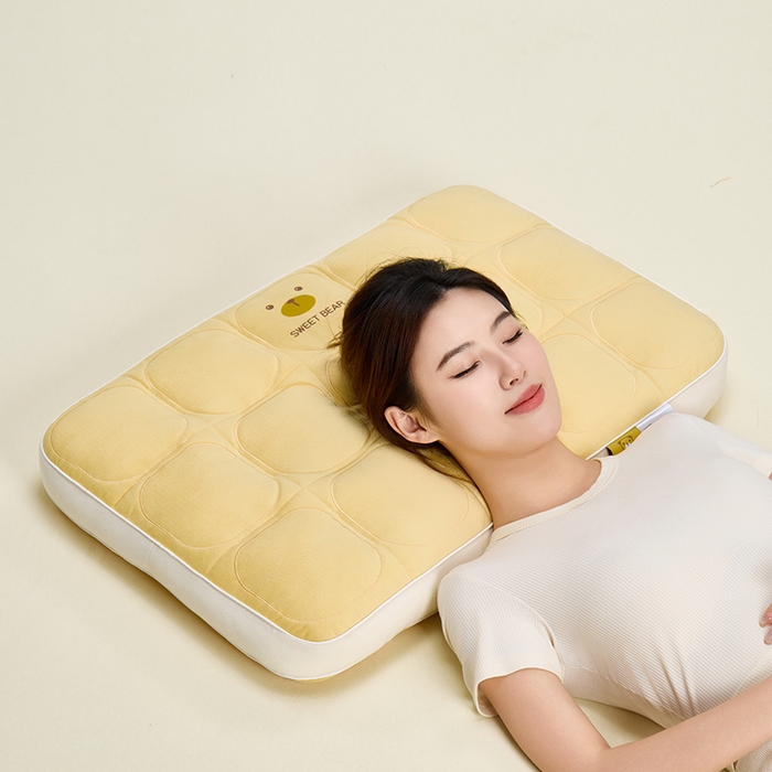 91家纺网 家纺一手货源 找家纺 昕科 2025新款小熊豆乳面包枕-乳胶片定型枕头卡通萌趣成人立体枕芯 豆乳面包枕-黄色/一只装