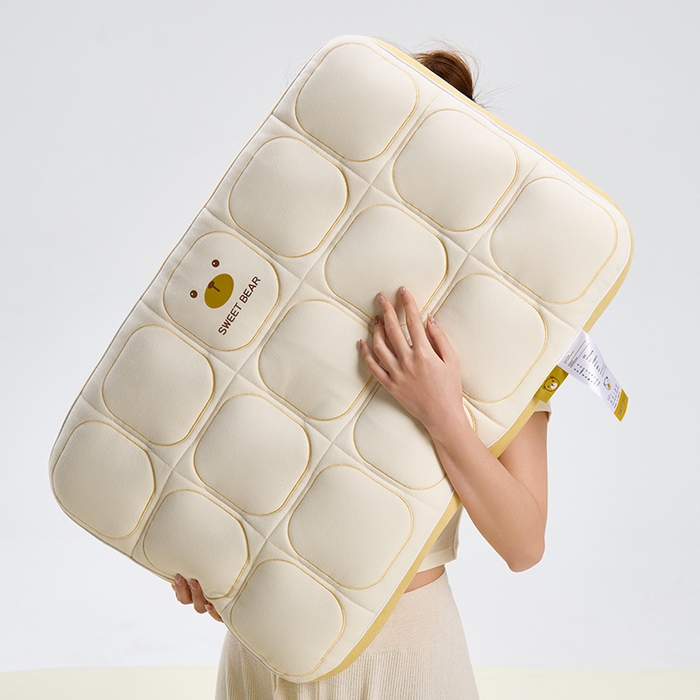 91家纺网 家纺一手货源 找家纺 昕科 2025新款小熊豆乳面包枕-乳胶片定型枕头卡通萌趣成人立体枕芯 豆乳面包枕-白色/一对装