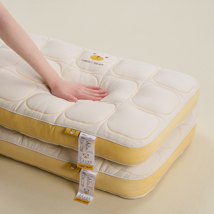 91家纺网 家纺一手货源 找家纺 昕科 2025新款小熊豆乳面包枕-乳胶片定型枕头卡通萌趣成人立体枕芯 豆乳面包枕-白色/一只装