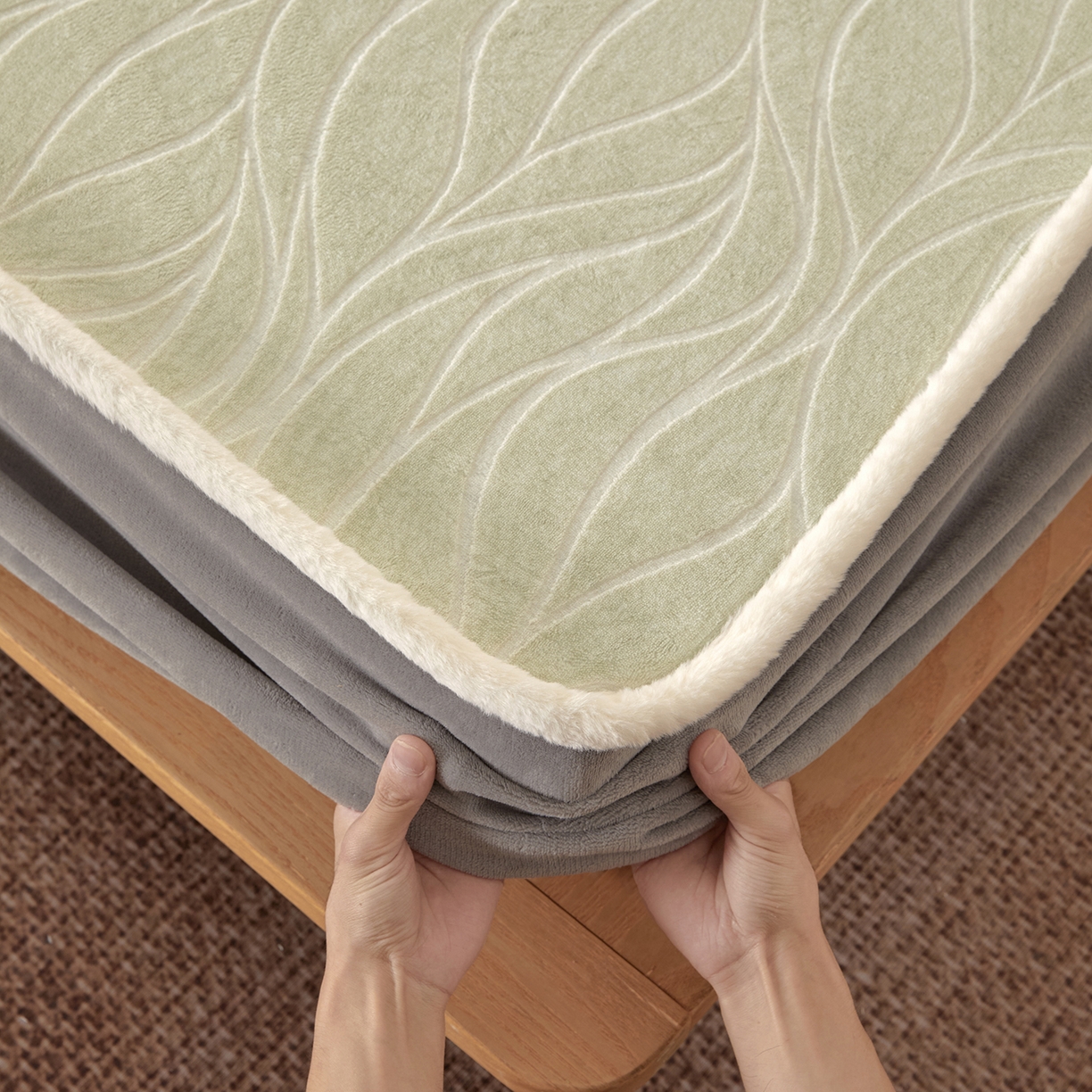 91家纺网 家纺一手货源 找家纺 绒城 2025新款高克重雕花牛奶绒单床笠床笠单件 曲线