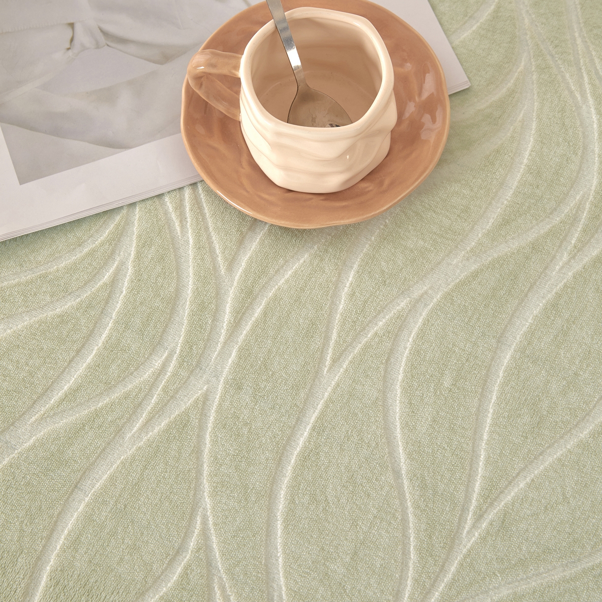 91家纺网 家纺一手货源 找家纺 绒城 2025新款高克重雕花牛奶绒单床笠床笠单件 曲线