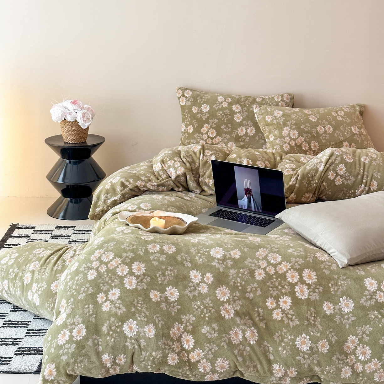 91家纺网 家纺一手货源 找家纺 时光里 2025新款230克全消光印花10色专版花型四件套 小雏菊