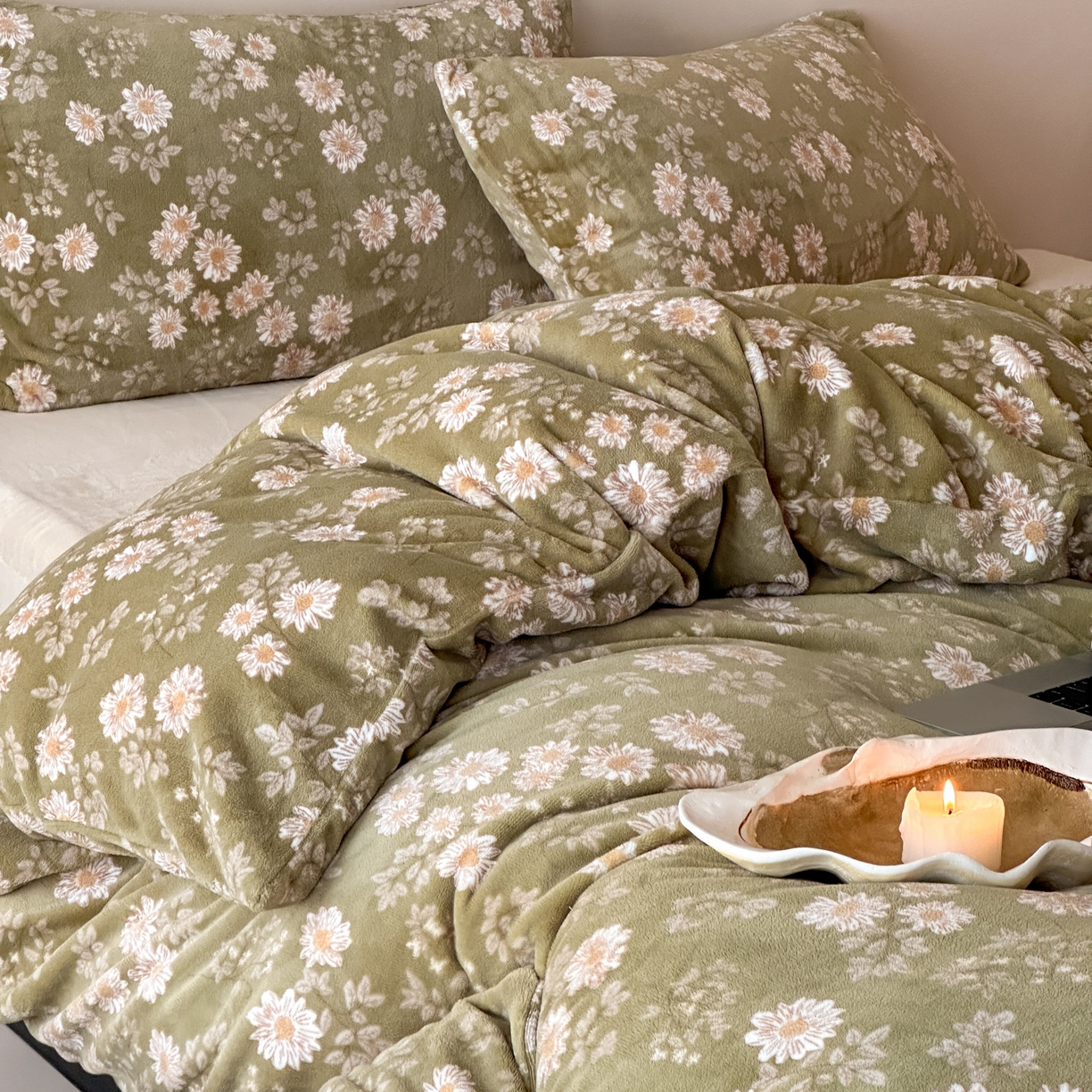 91家纺网 家纺一手货源 找家纺 时光里 2025新款230克全消光印花10色专版花型四件套 小雏菊