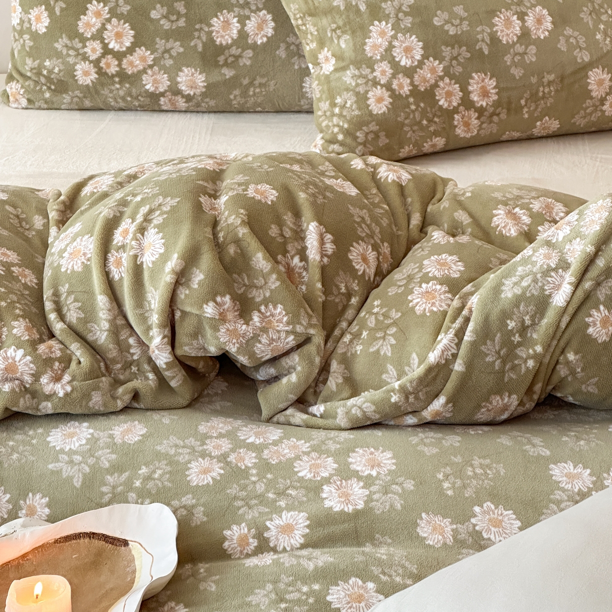 91家纺网 家纺一手货源 找家纺 时光里 2025新款230克全消光印花10色专版花型四件套 小雏菊