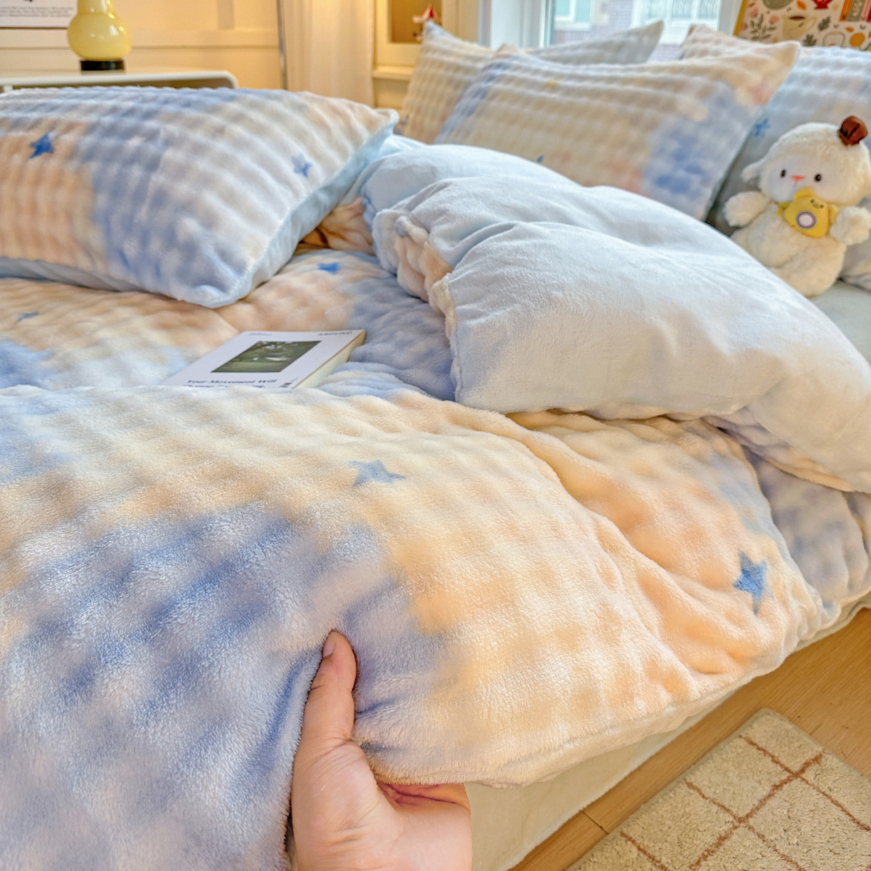 91家纺网 家纺一手货源 找家纺 N先生+V 13814689556 发大图/买家秀 2025新款260克高克重泡泡绒牛奶绒四件套 美梦星空