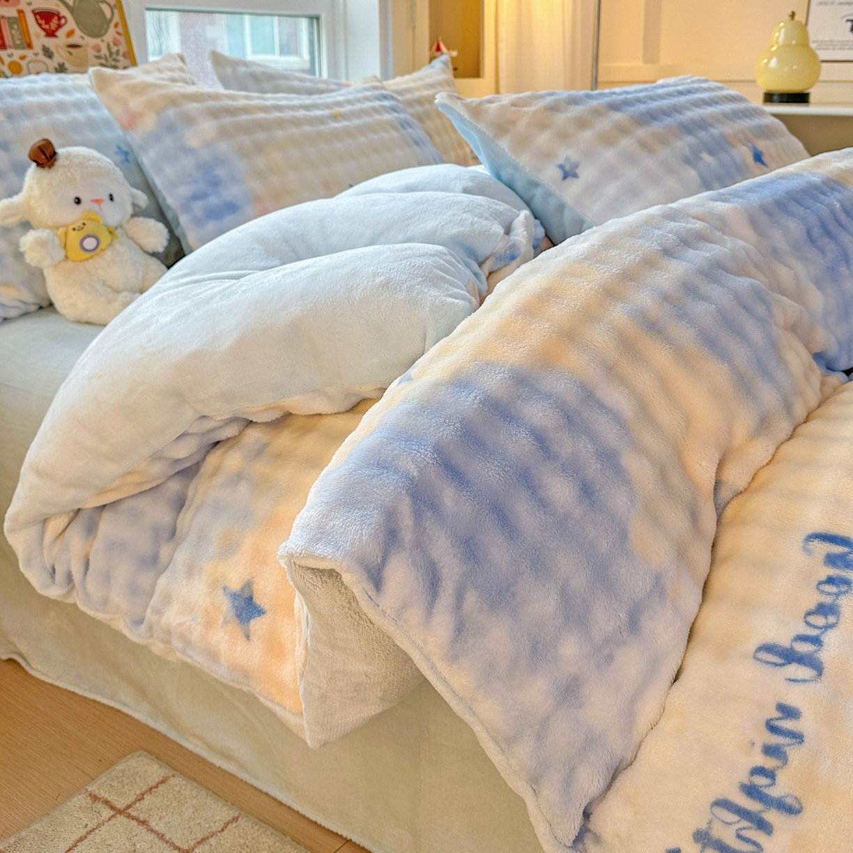 91家纺网 家纺一手货源 找家纺 N先生+V 13814689556 发大图/买家秀 2025新款260克高克重泡泡绒牛奶绒四件套 美梦星空