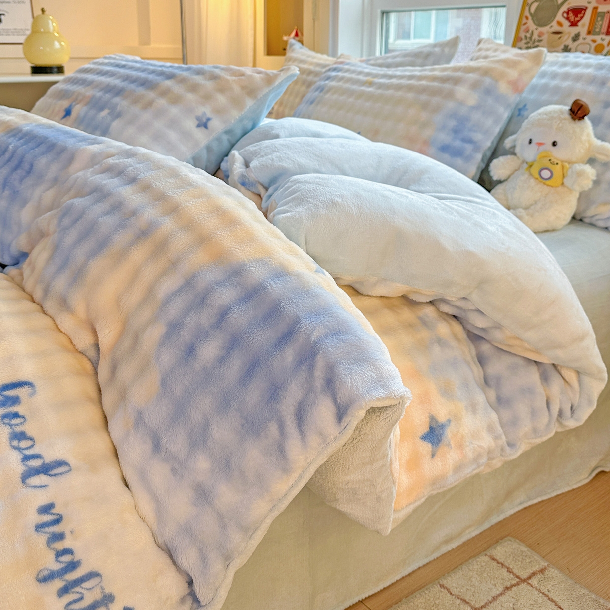 91家纺网 家纺一手货源 找家纺 N先生+V 13814689556 发大图/买家秀 2025新款260克高克重泡泡绒牛奶绒四件套 美梦星空