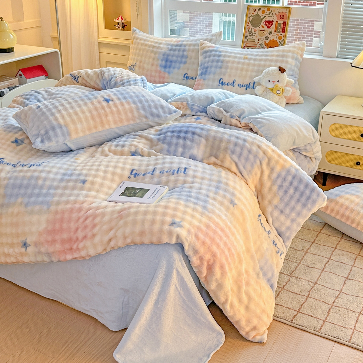 91家纺网 家纺一手货源 找家纺 N先生+V 13814689556 发大图/买家秀 2025新款260克高克重泡泡绒牛奶绒四件套 美梦星空