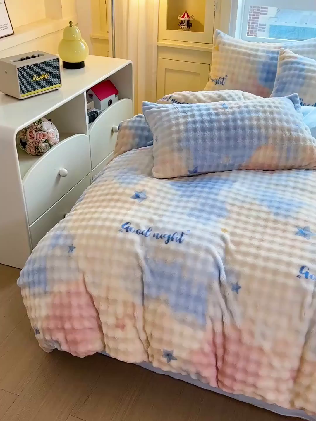 91家纺网 家纺一手货源 找家纺 N先生+V 13814689556 发大图/买家秀 2025新款260克高克重泡泡绒牛奶绒四件套 美梦星空