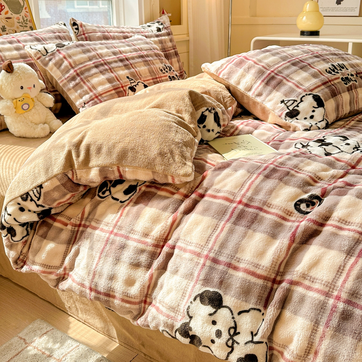 91家纺网 家纺一手货源 找家纺 N先生+V 13814689556 发大图/买家秀 2025新款260克高克重泡泡绒牛奶绒四件套 幸运格调