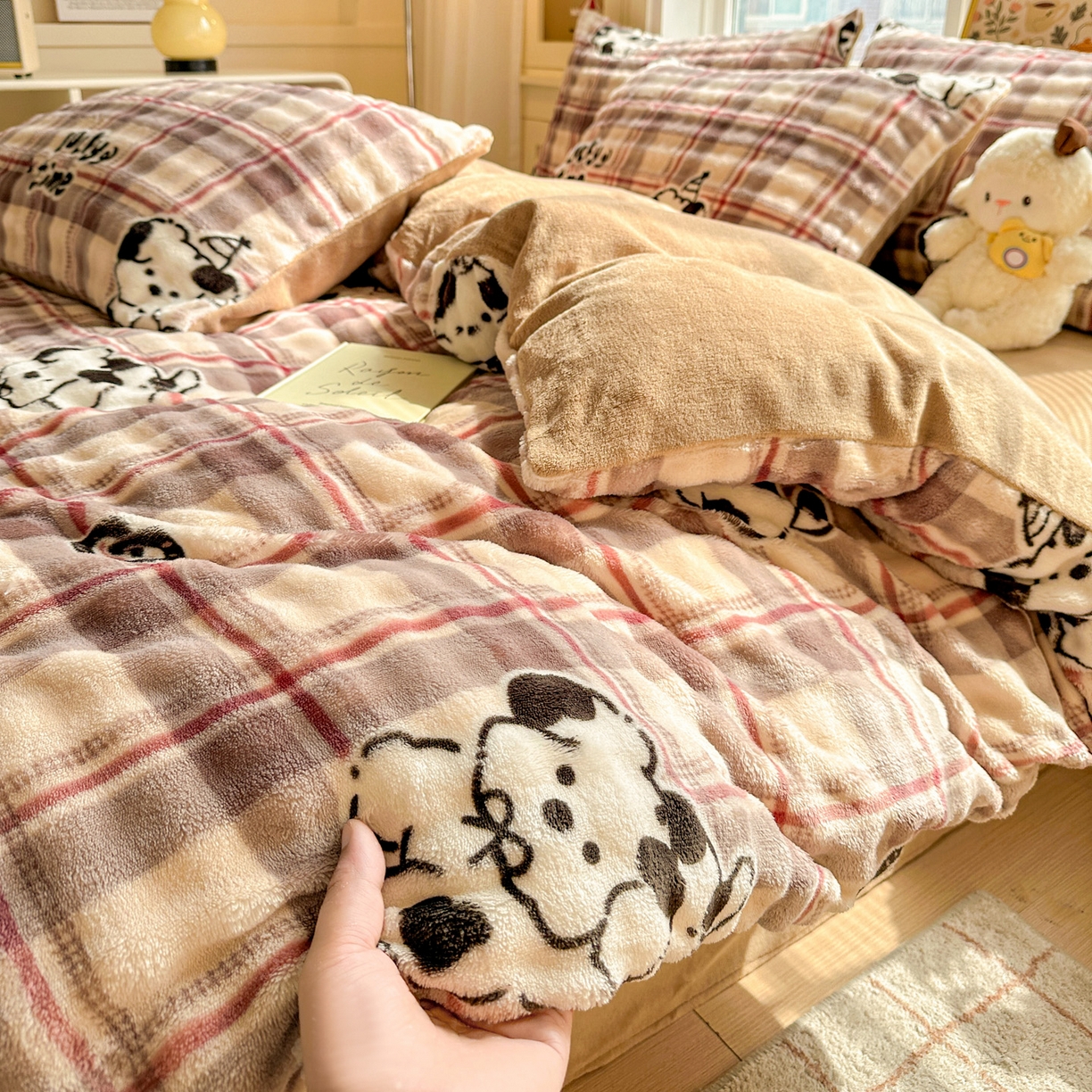 91家纺网 家纺一手货源 找家纺 N先生+V 13814689556 发大图/买家秀 2025新款260克高克重泡泡绒牛奶绒四件套 幸运格调