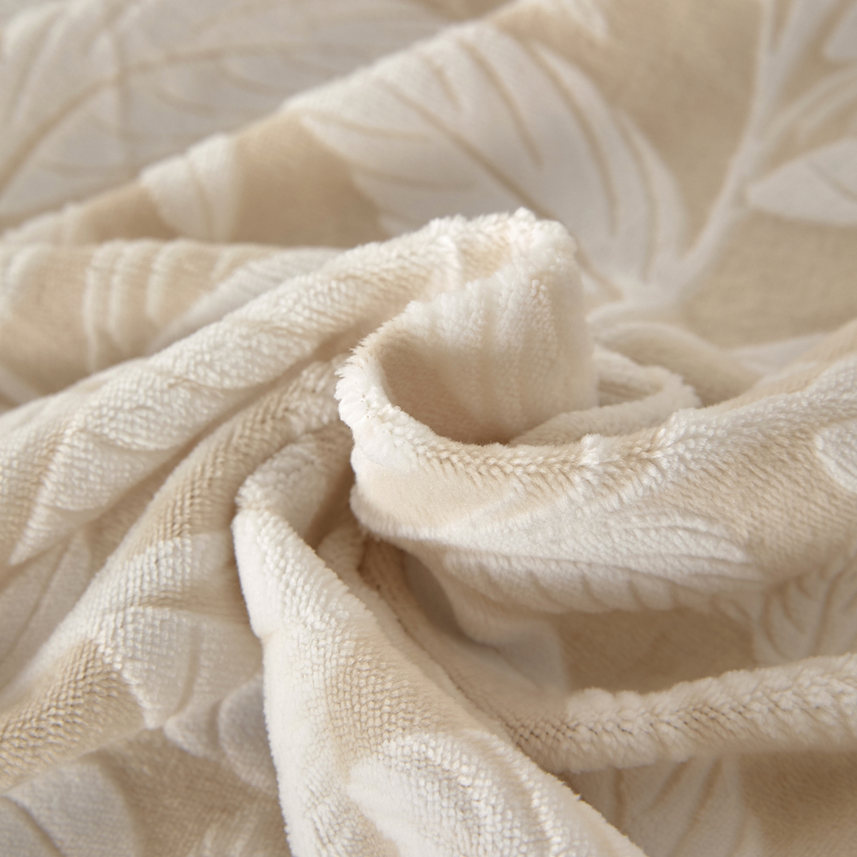 91家纺网 家纺一手货源 找家纺 绒城 2025新款高克重雕花牛奶绒单床笠床笠单件 叶繁