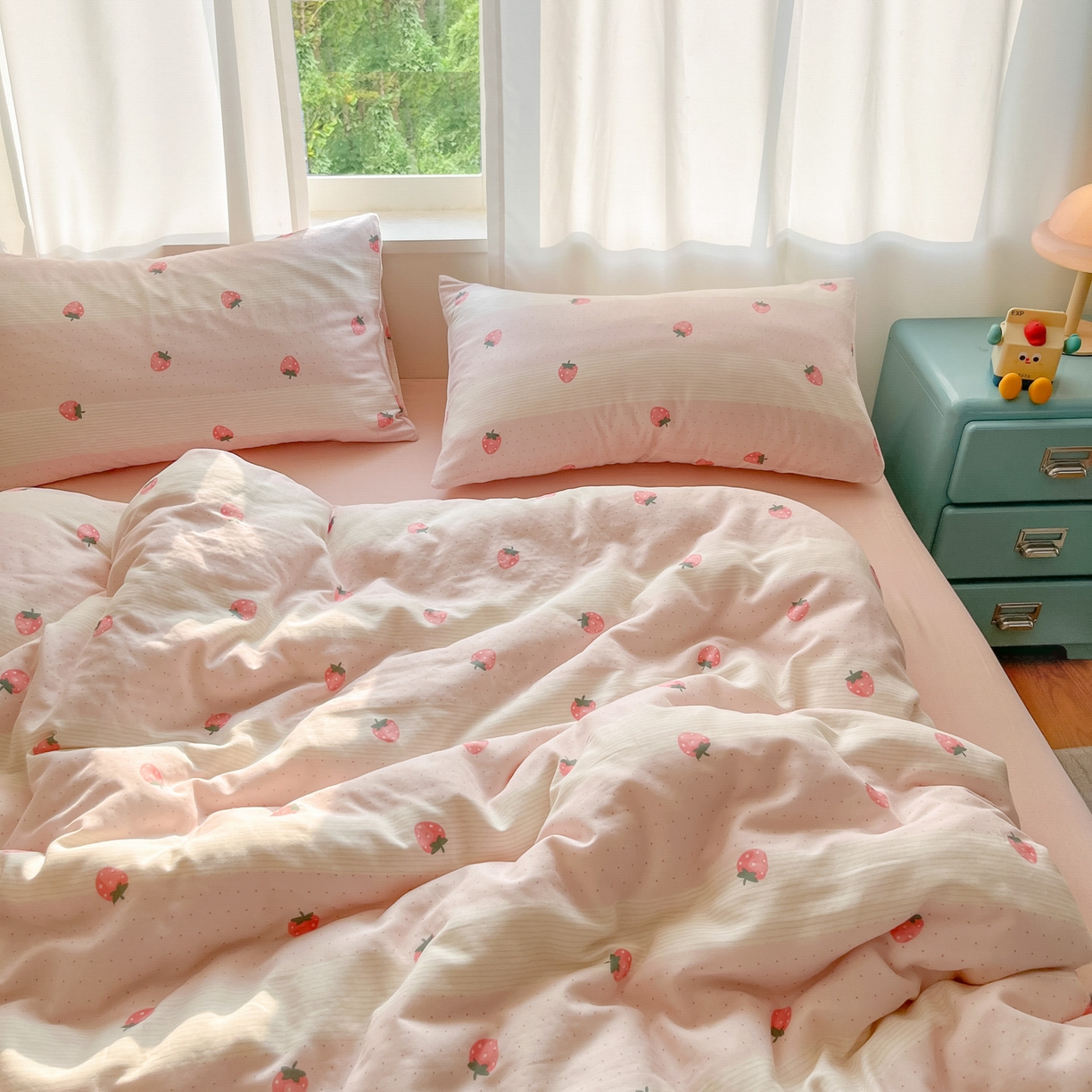 91家纺网 家纺一手货源 找家纺 仟网汇 2025新款全棉纯棉层纱四件套 草莓