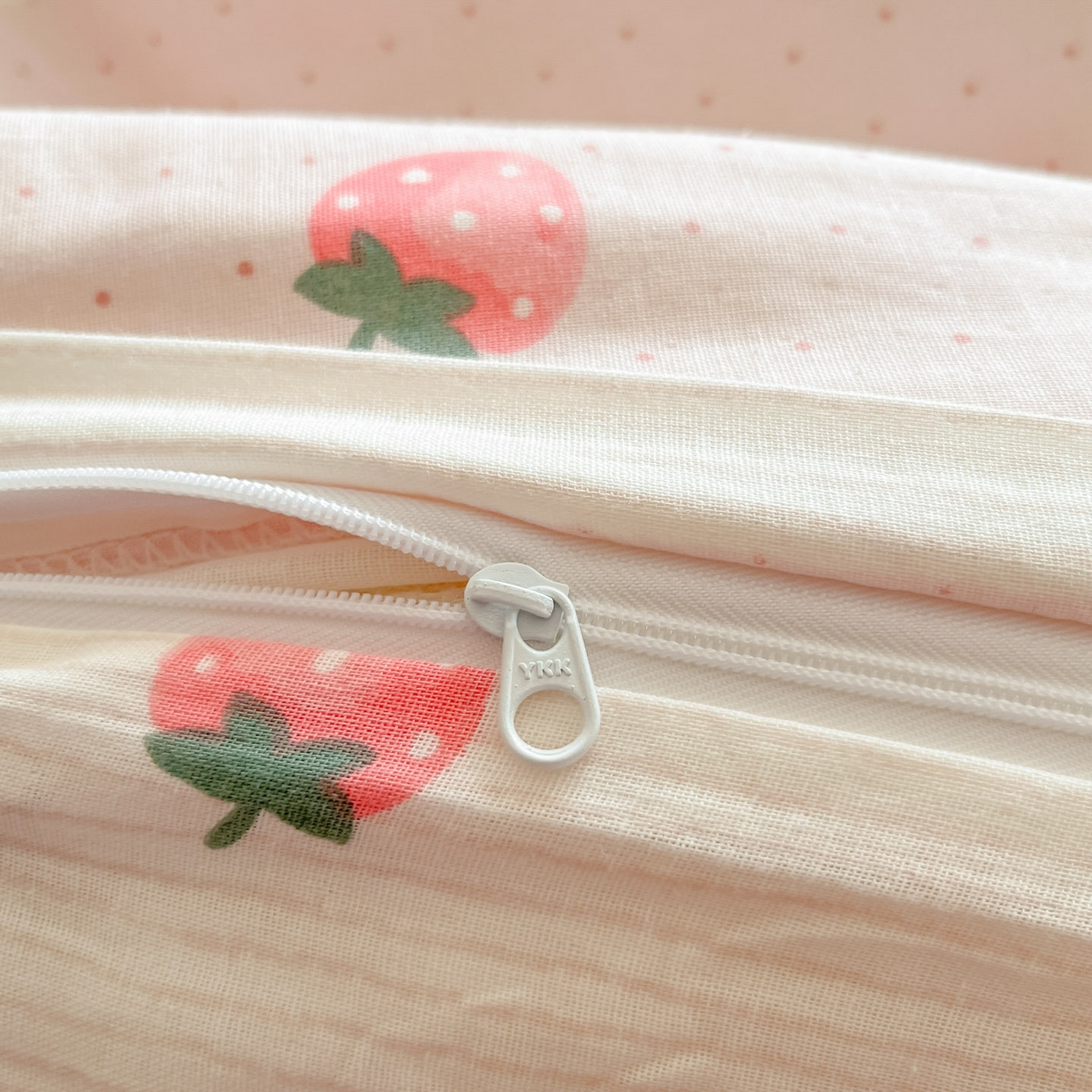 91家纺网 家纺一手货源 找家纺 仟网汇 2025新款全棉纯棉层纱四件套 草莓