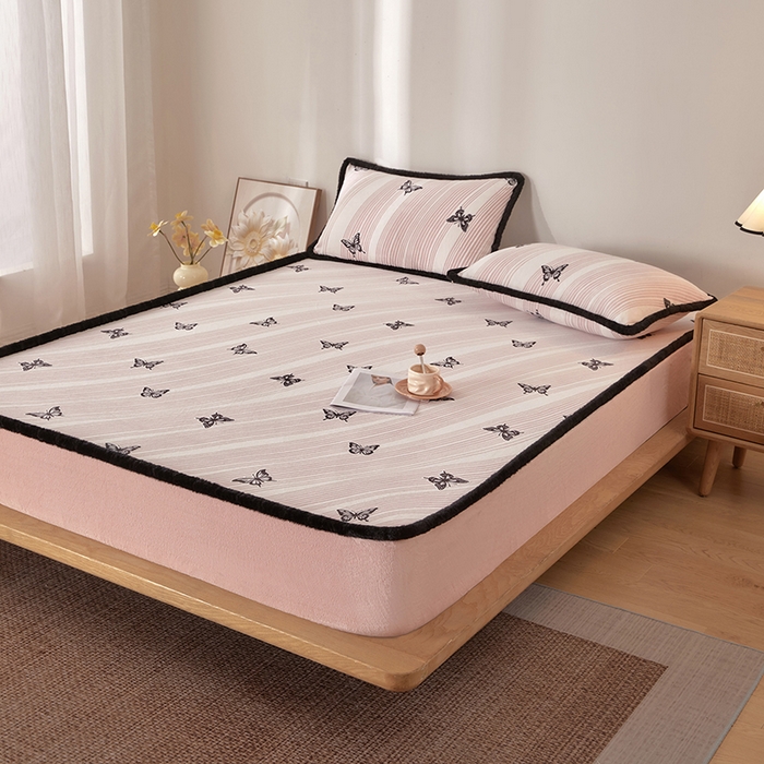 91家纺网 家纺一手货源 找家纺 （总）绒城 2025新款高克重雕花牛奶绒单床笠床笠单件