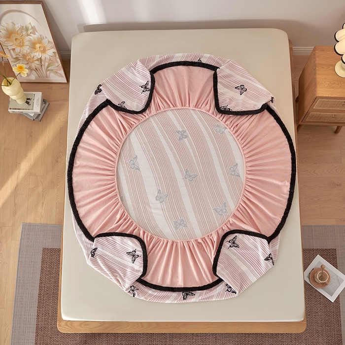 91家纺网 家纺一手货源 找家纺 （总）绒城 2025新款高克重雕花牛奶绒单床笠床笠单件