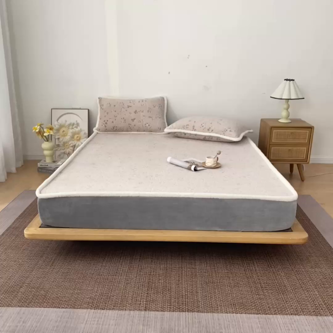 91家纺网 家纺一手货源 找家纺 绒城 2025新款高克重雕花牛奶绒单床笠床笠单件 寒梅