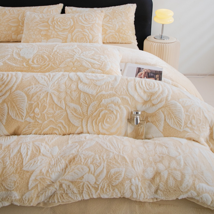 91家纺网 家纺一手货源 找家纺 诺梵家纺 2025新款立体兔毛烂花四件套 蝶梦-黄