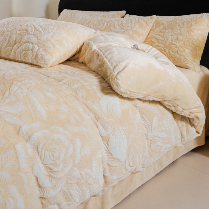 91家纺网 家纺一手货源 找家纺 诺梵家纺 2025新款立体兔毛烂花四件套 蝶梦-黄