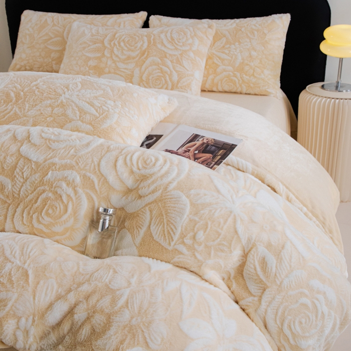 91家纺网 家纺一手货源 找家纺 诺梵家纺 2025新款立体兔毛烂花四件套 蝶梦-黄