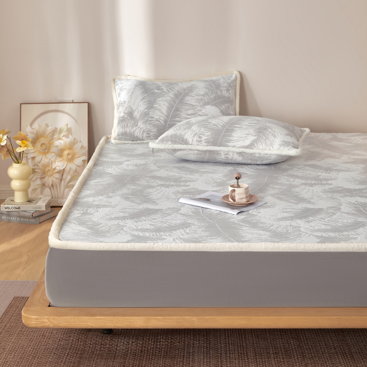 91家纺网 家纺一手货源 找家纺 吾秀家居 2025新款高克重雕花牛奶绒单床笠床笠单件 灰羽