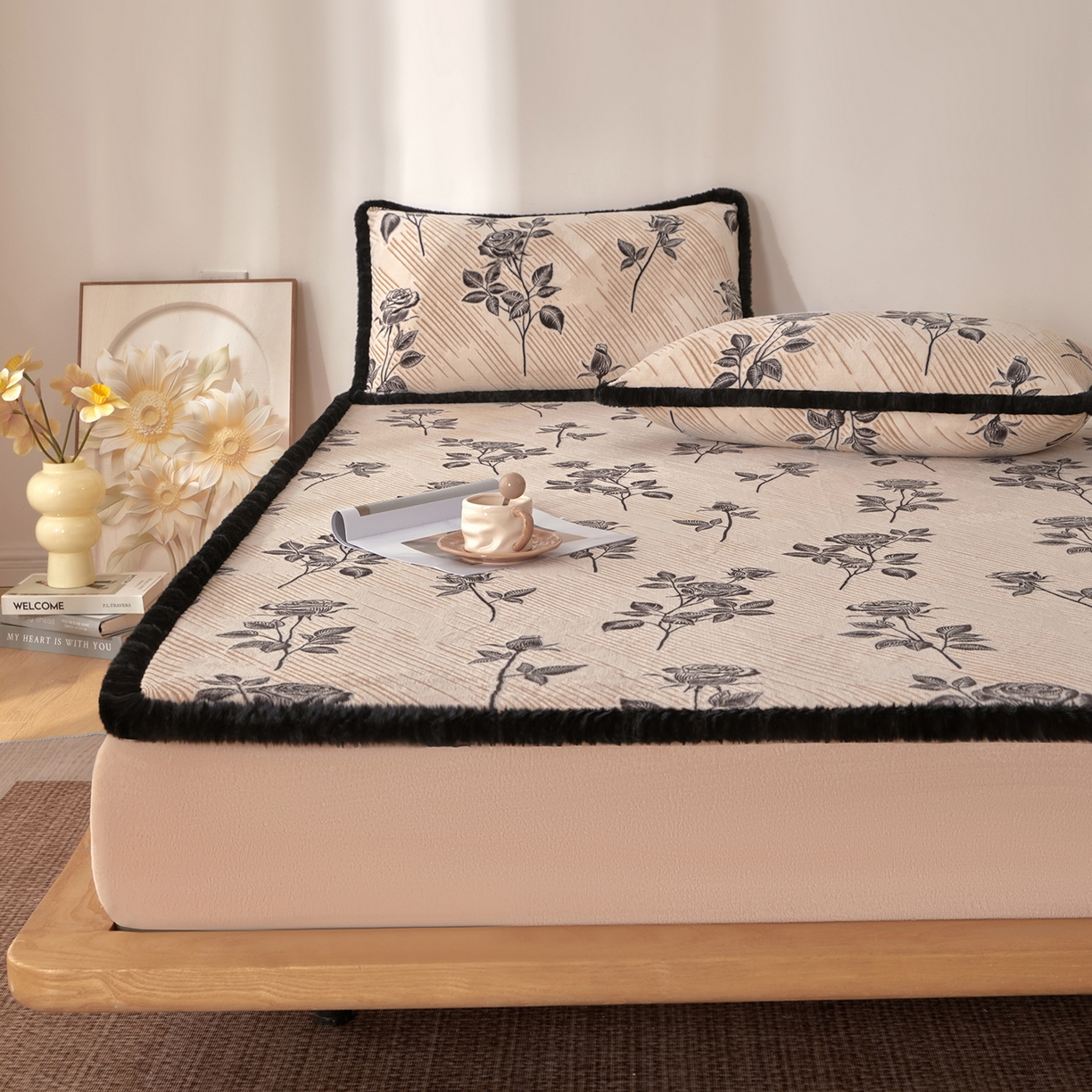 91家纺网 家纺一手货源 找家纺 吾秀家居 2025新款高克重雕花牛奶绒单床笠床笠单件 玫瑰