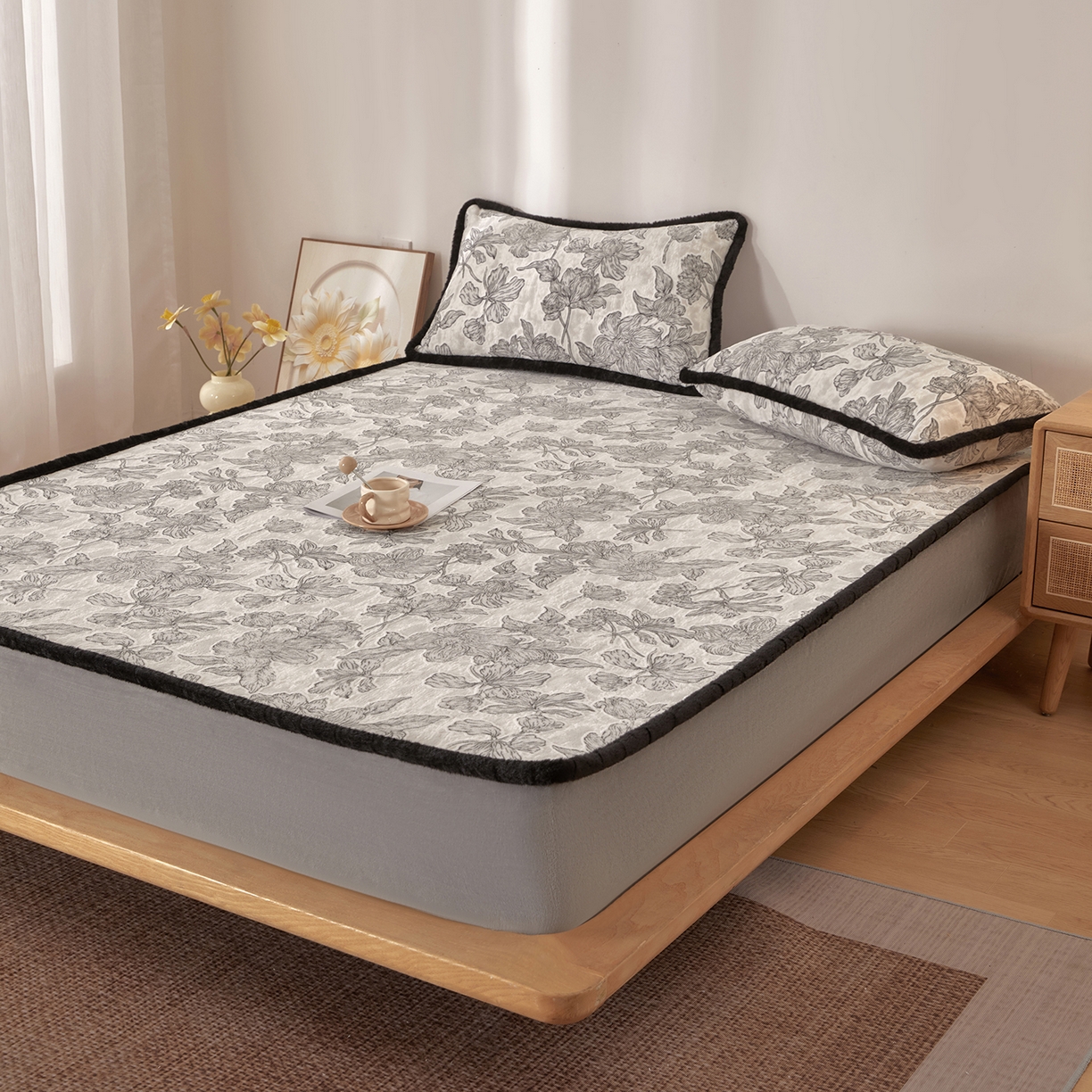 91家纺网 家纺一手货源 找家纺 吾秀家居 2025新款高克重雕花牛奶绒单床笠床笠单件 木瑾